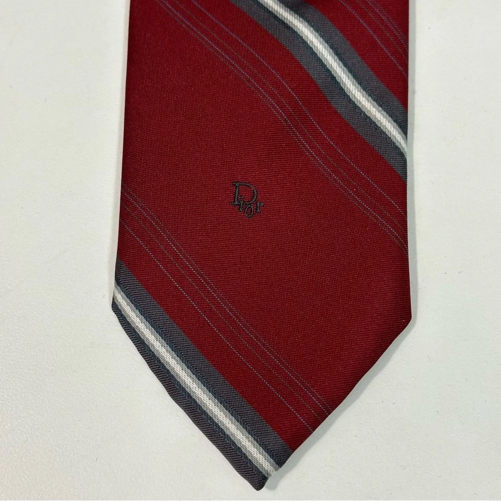CHRISTIAN DIOR Paris New York Tie Dark Red Gray Embroidered Logo 3”W 56.…